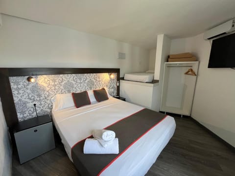 Bed, TV and multimedia