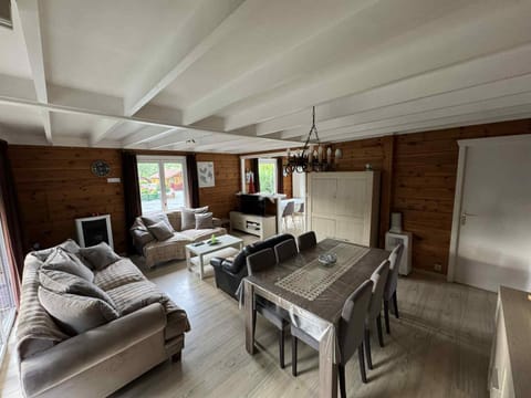 Chalet Dennerust House in Wallonia, Belgium