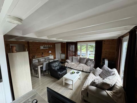 Chalet Dennerust House in Wallonia, Belgium