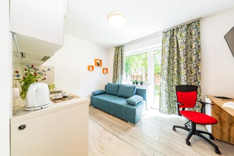 TV and multimedia, Kitchen or kitchenette, Living room, Seating area, Internal: Not applicable to any particular room