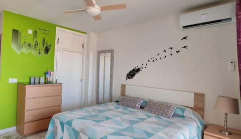 Bed, Photo of the whole room, air conditioner
