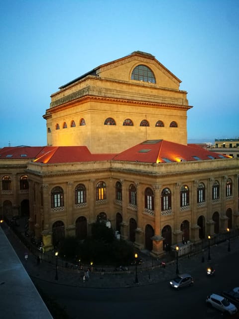 Nearby landmark, Balcony/Terrace, Balcony/Terrace, On site, City view, Landmark view, Street view, Sunset, Quiet street view
