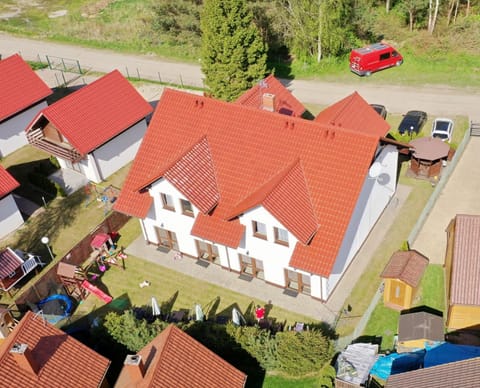 Property building, Day, Neighbourhood, Bird's eye view, Street view, Location, Parking