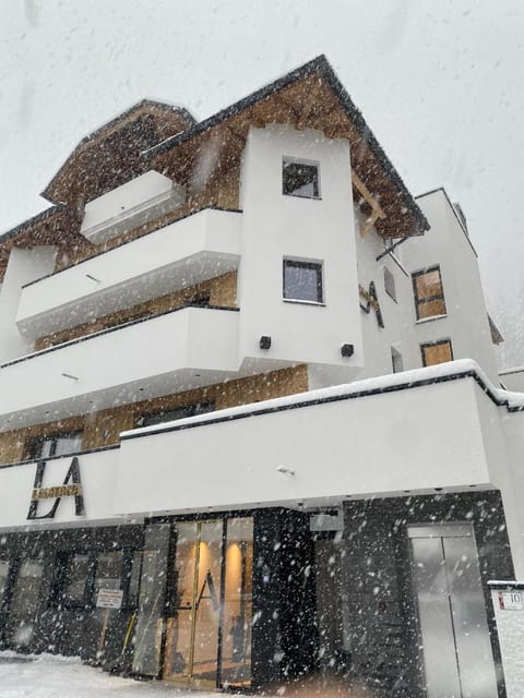 Property building, Day, Winter