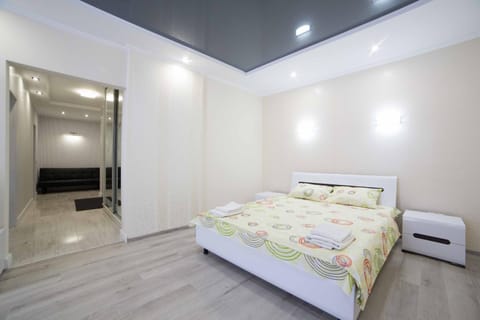 Bed, Photo of the whole room, Bedroom, towels, wardrobe