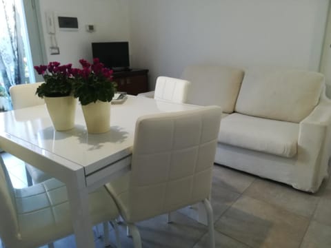 Nicla Apartment in Cecina