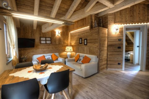 TV and multimedia, Living room, Dining area