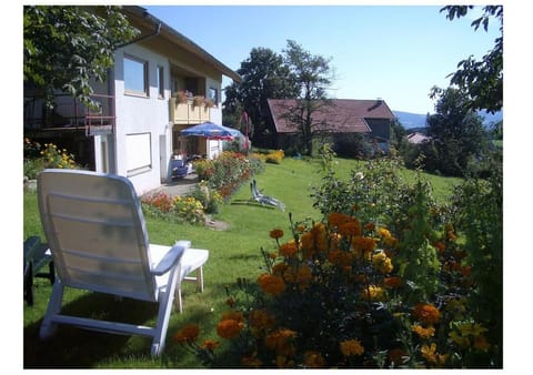 Facade/entrance, BBQ facilities, Garden, Balcony/Terrace, Garden view, Mountain view