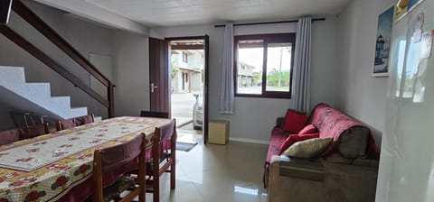 Living room, Seating area, Dining area, Breakfast