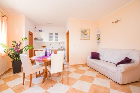 Kitchen or kitchenette, Living room, Dining area