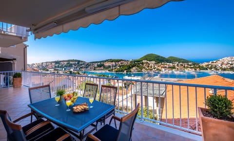 Mountain view, Sea view