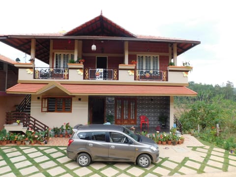 Facade/entrance, Floor plan