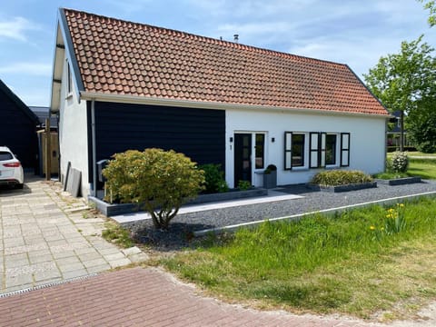 Tuusje House in Vrouwenpolder