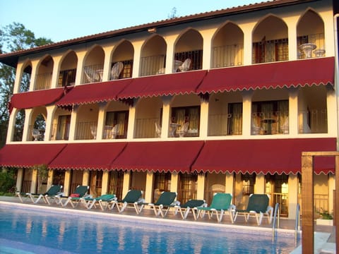 Balcony/Terrace, Swimming pool
