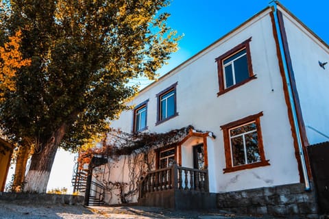 Property building, Day