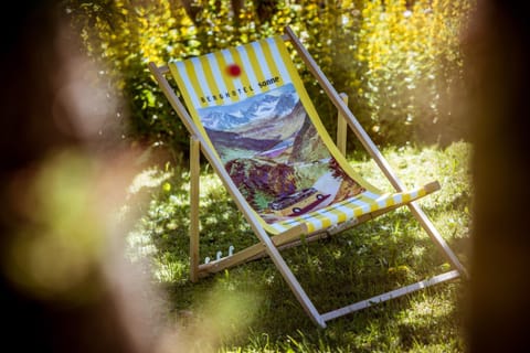 Natural landscape, Garden, Garden view, sunbed