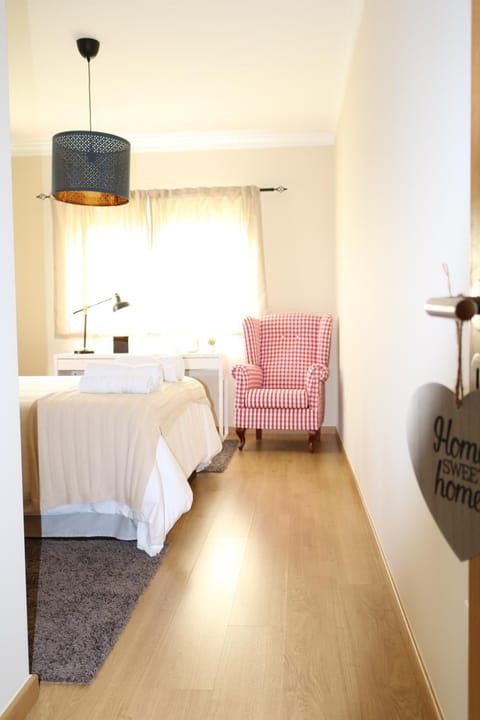 Bed, Decorative detail, Bedroom