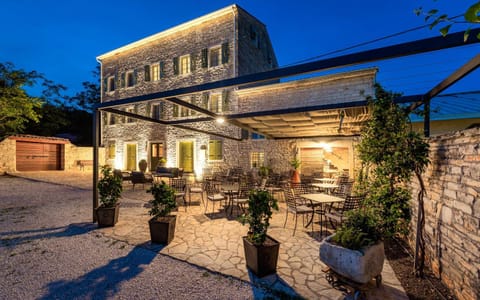 Facade/entrance, Balcony/Terrace