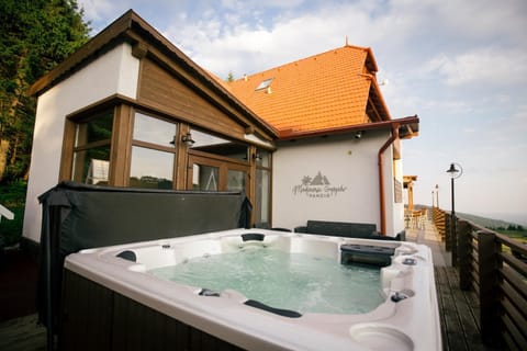 Hot Tub, Spa and wellness centre/facilities