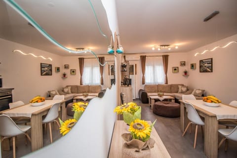 Living room, Other, Decorative detail, Dining area
