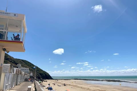 Le Cottage De La Baie House in Jullouville