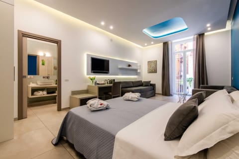 Bed, TV and multimedia, Photo of the whole room, Seating area