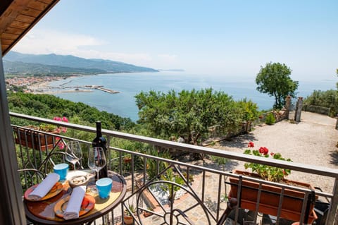 Coffee/tea facilities, View (from property/room), Mountain view, Sea view