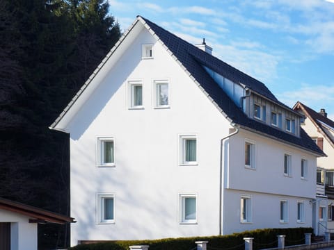 Facade/entrance, Winter