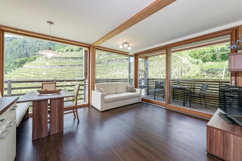 View (from property/room), Living room, Dining area