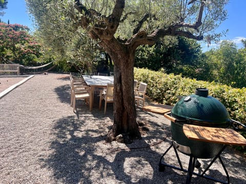 Day, Natural landscape, BBQ facilities, Garden, Dining area, Garden view