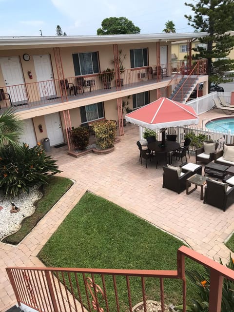 Carlton House Motel and Suites Motel in Saint Pete Beach