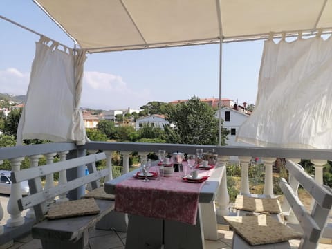 Balcony/Terrace, children, Family