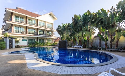 Day, Pool view, Swimming pool, Swimming pool, sunbed