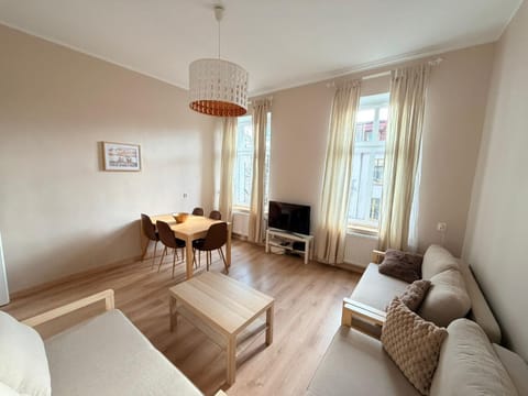 TV and multimedia, Living room, Photo of the whole room, Seating area