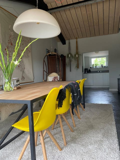 Slapen bij Uppruna Bed and Breakfast in North Brabant (province)