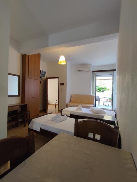 Chrysa's Studios Hotel in Euboea