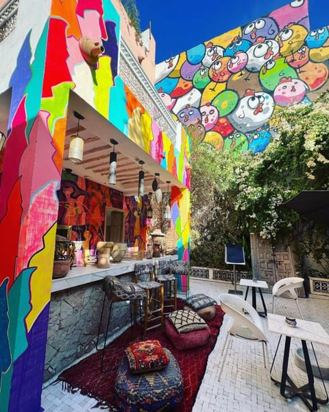 Property building, Restaurant/places to eat