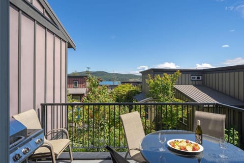 Sooke Harbour Resort & Marina House in Vancouver Island