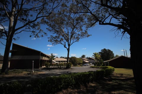 Property building, Facade/entrance, Garden