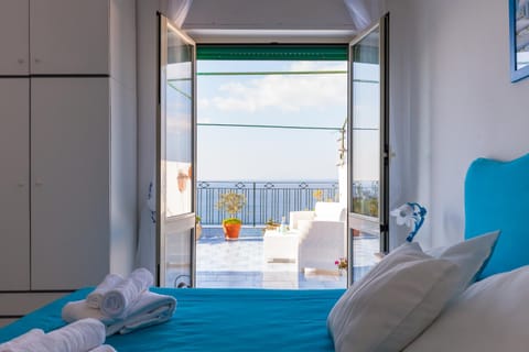 Bedroom, Sea view