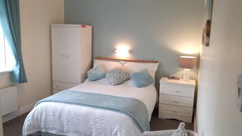 Bed, Photo of the whole room, Decorative detail