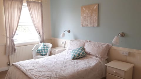 Photo of the whole room, Decorative detail