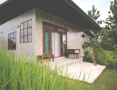 Property building, Patio, Day, Garden, Garden view