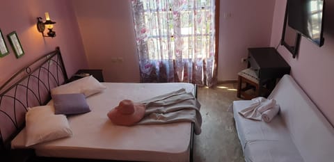 Ilios Apartments Apartment hotel in Poros