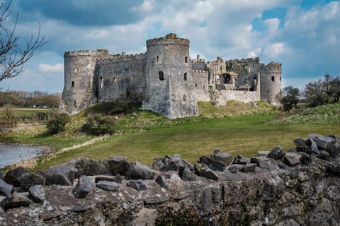 Queens Holiday Apartment Apartment in Wales