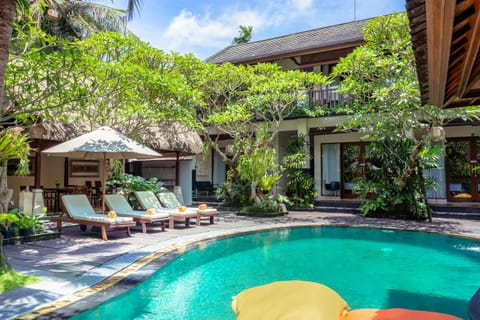 Property building, Swimming pool