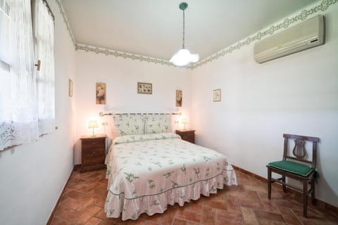 Agriturismo Lucerna del Lago Prile Farm Stay in Tuscany