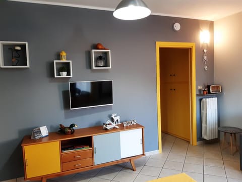 TV and multimedia, Living room, Seating area