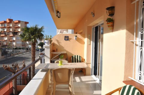 View (from property/room), Balcony/Terrace, Dining area