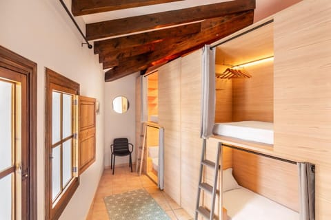 bunk bed